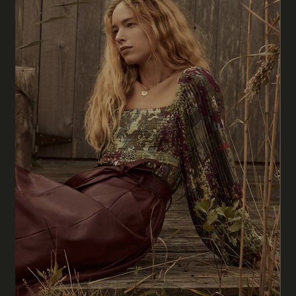 NWOT Anthro Letmebe Smocked Off the Shoulder Blouse Size US 6 Plum Burgundy - Picture 4 of 11